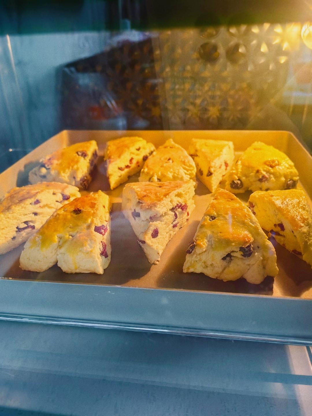 完美裂纹～百分百成功的超好吃奶香司康（禁止搬运）