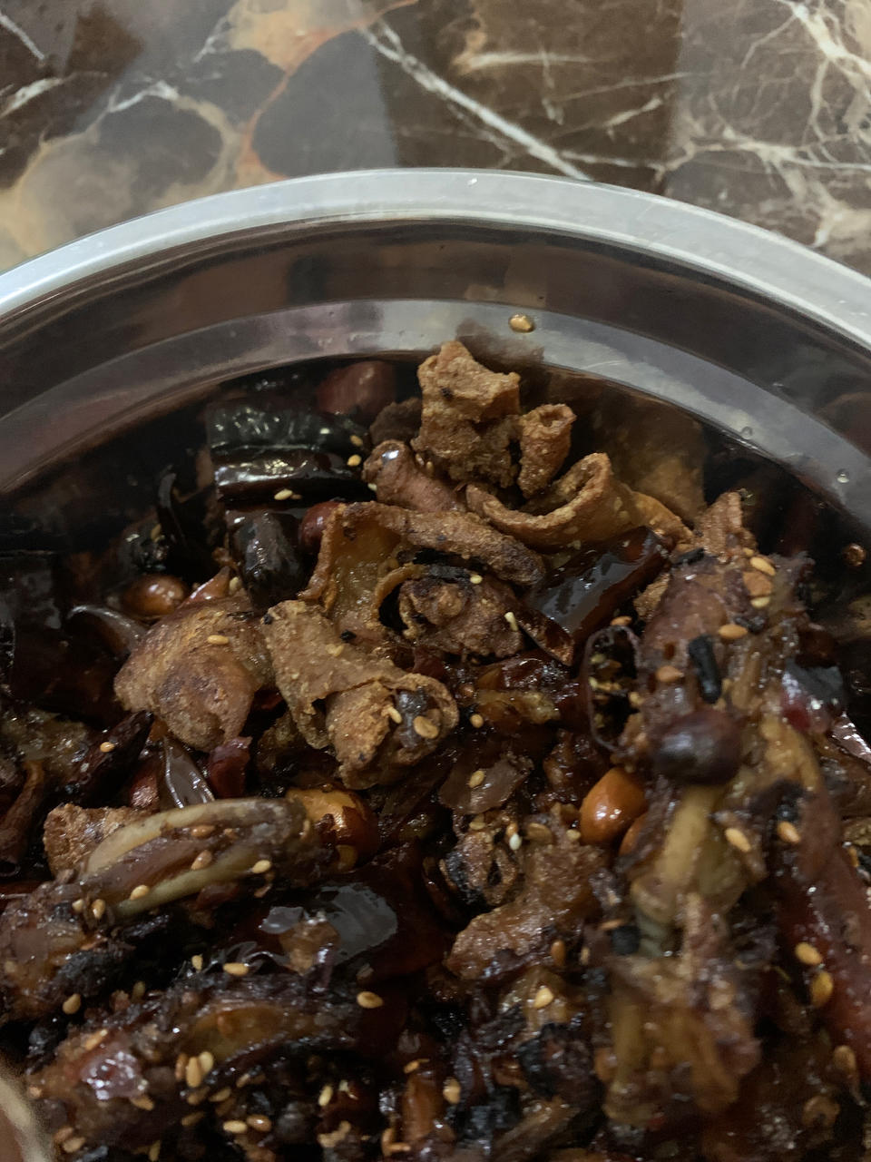 厨师长教你：“干煸肥肠”的家常做法，香辣酥脆，先收藏了