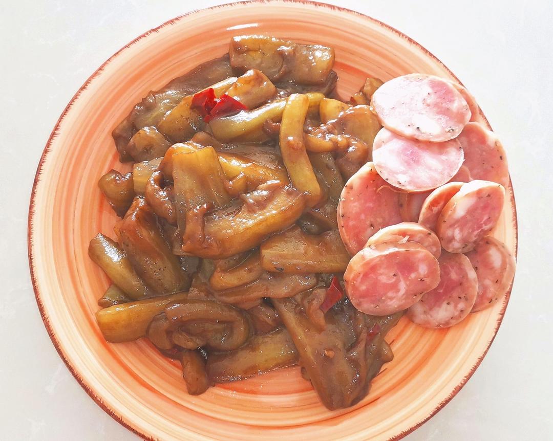 红烧茄子（佐西红柿尖椒）