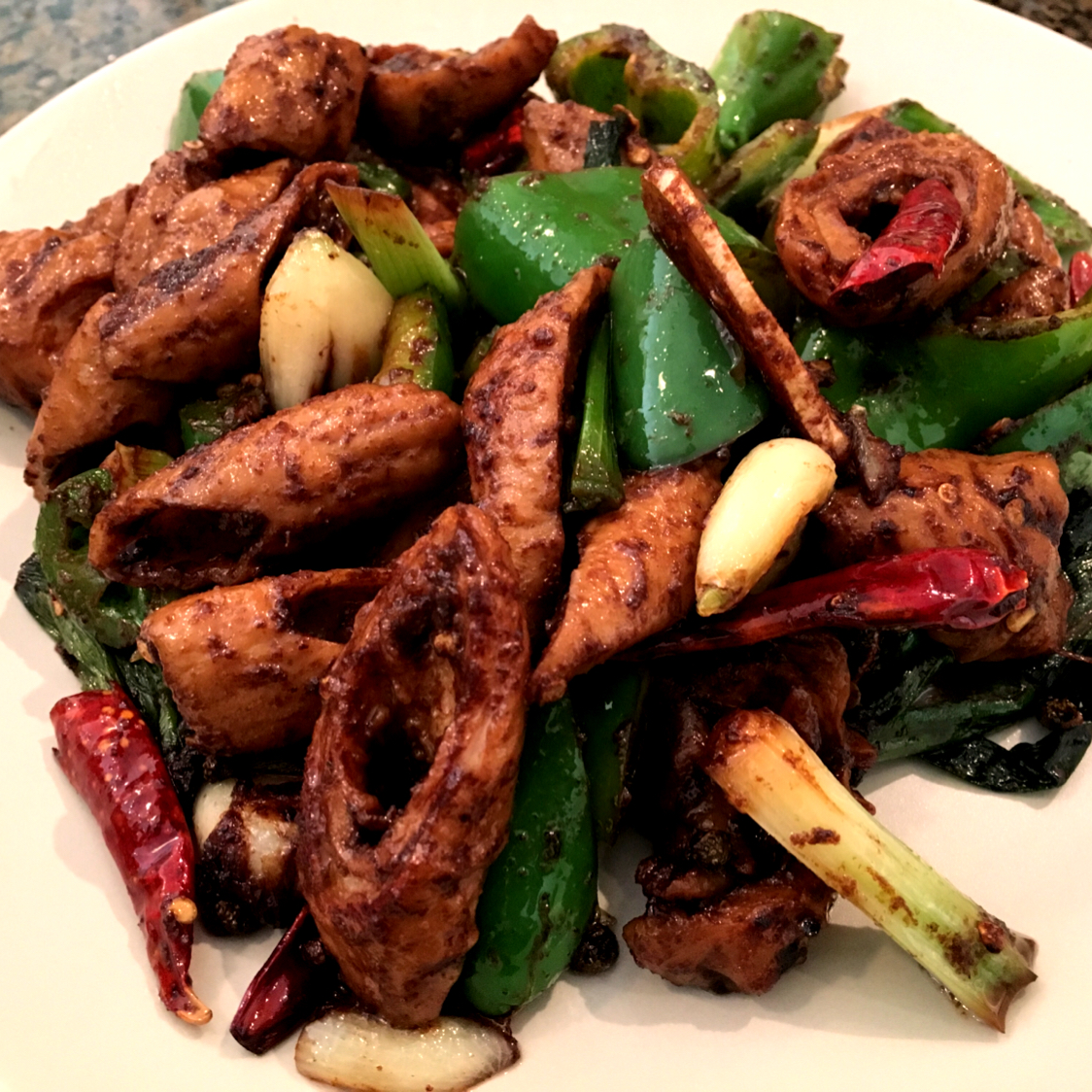 好吃到爆火爆肥肠