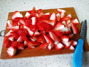 草莓果泥酱的做法 步骤1