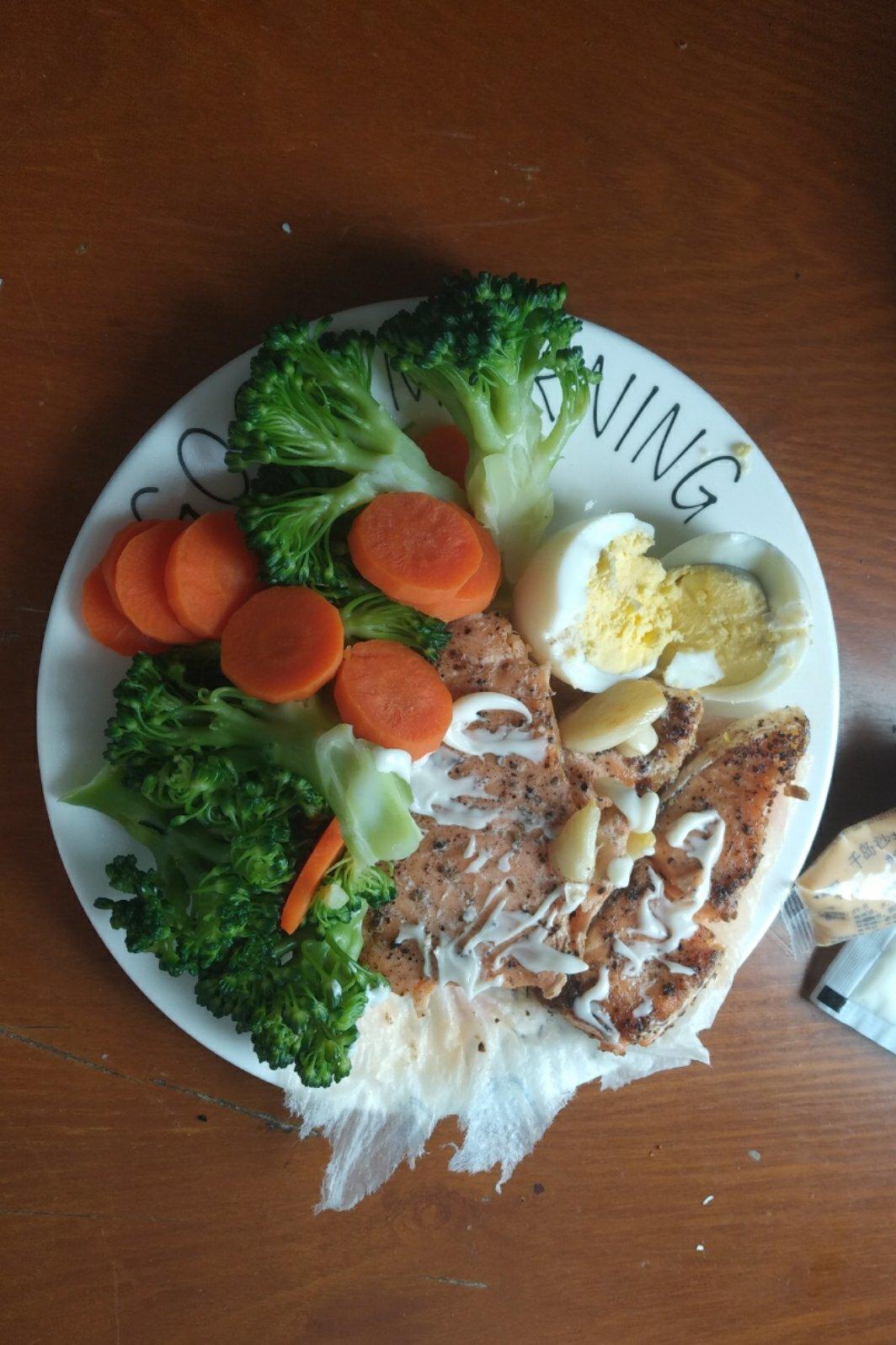 蒜油煎三文鱼排