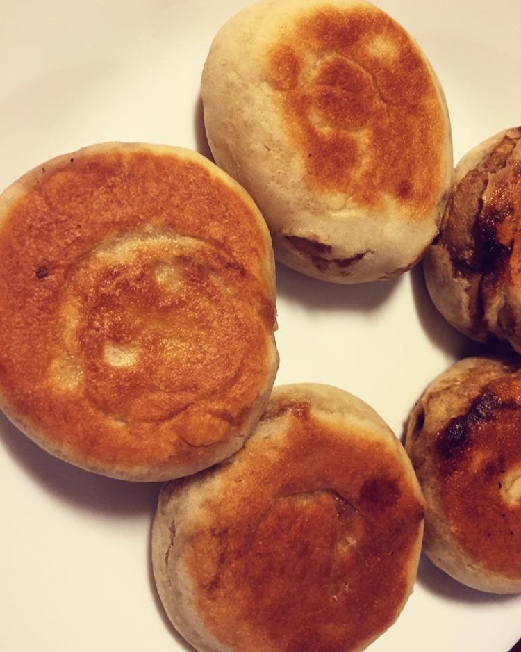 小伊达的花儿_做的红糖麻酱饼