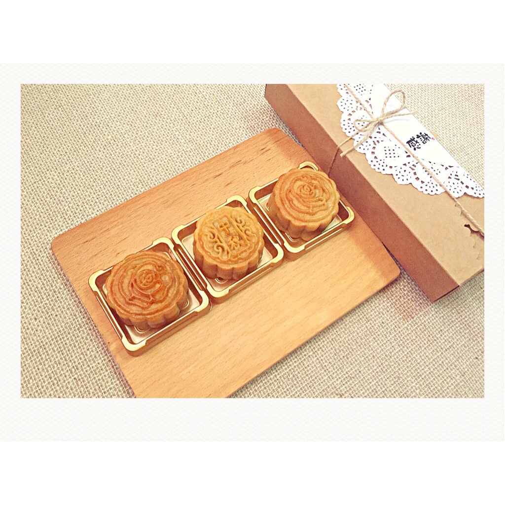 广式蛋黄莲蓉月饼