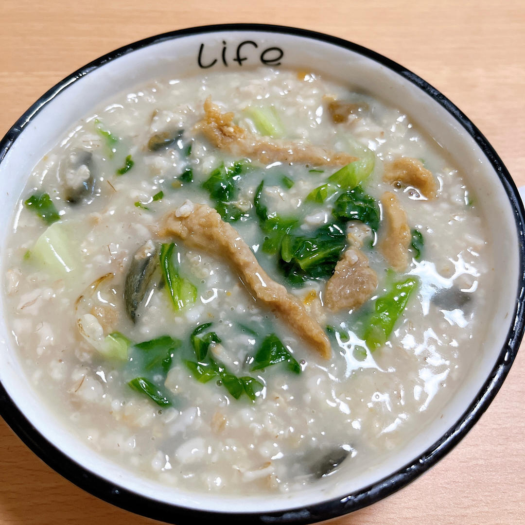 无敌简单十分钟完成｜燕麦皮蛋瘦肉粥