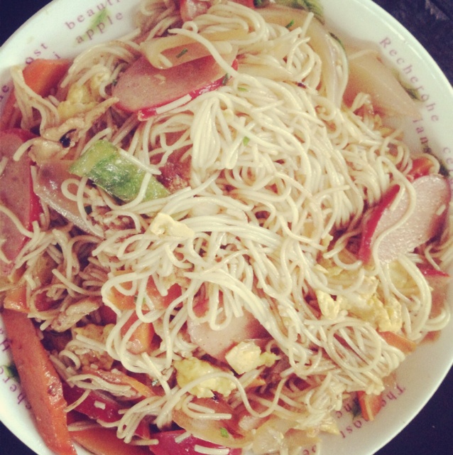 香肠鸡蛋炒面