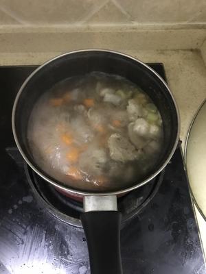 胡萝卜羊肉汤面的做法 步骤2