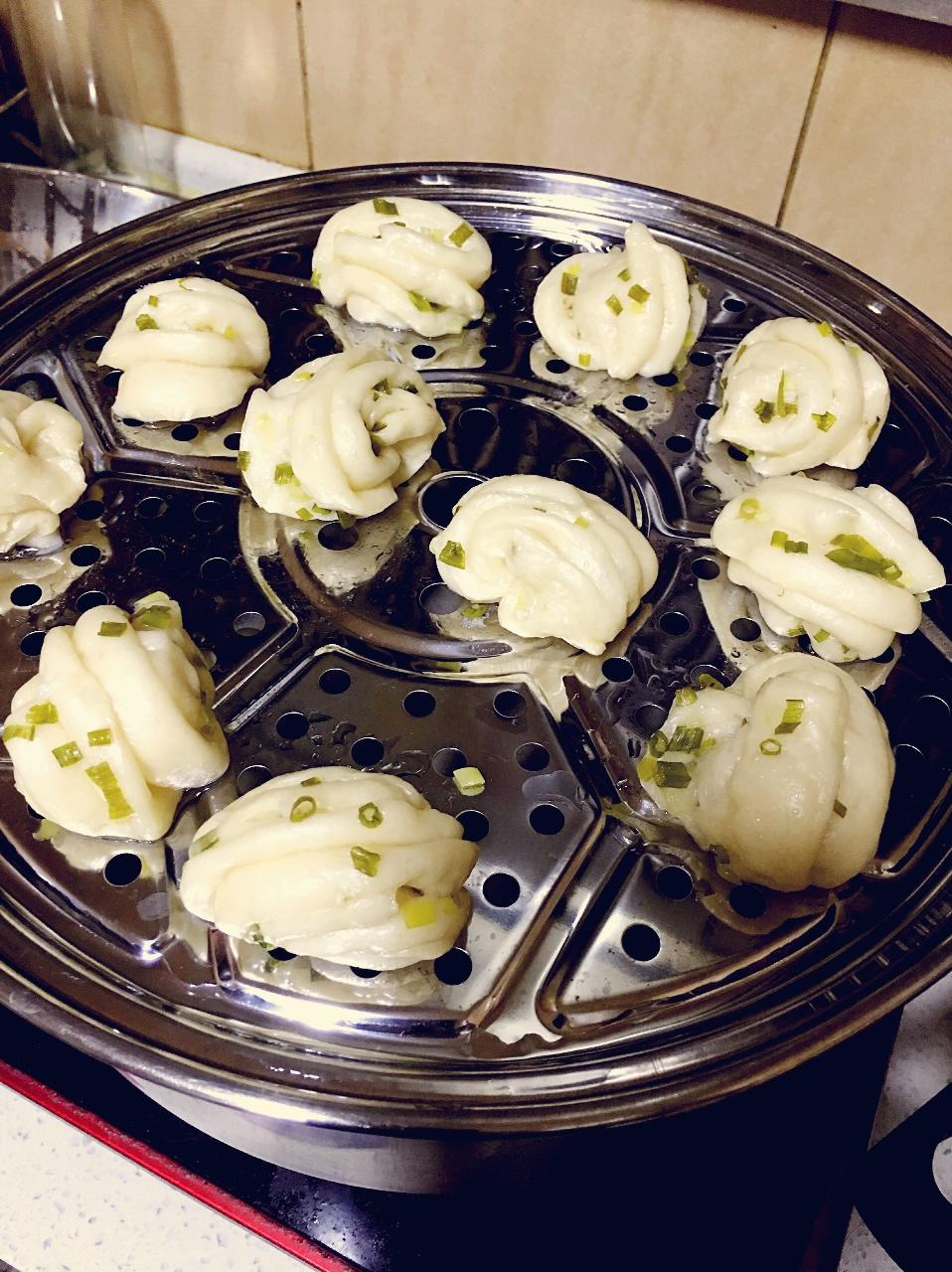 葱油花卷 Steamed Roll