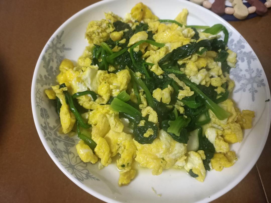 可缓解用眼疲劳的鸡蛋炒菠菜来啦