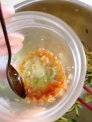适合减肥人士吃的家庭版黄瓜凉菜 清爽可口的做法 步骤10