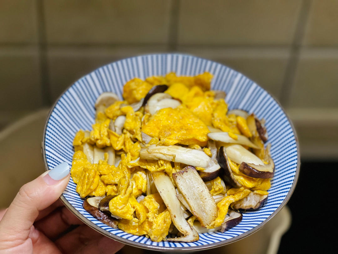 松茸炒鸡蛋