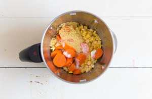 胡萝卜玉米浓汤的做法 步骤2