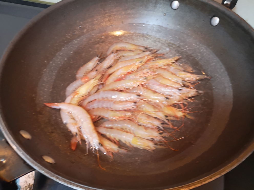 麻辣蛎虾的做法 步骤2