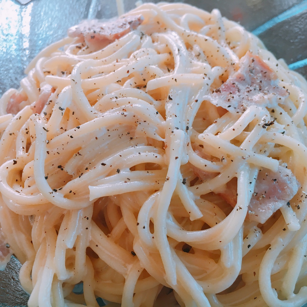 白汁蘑菇培根意粉
