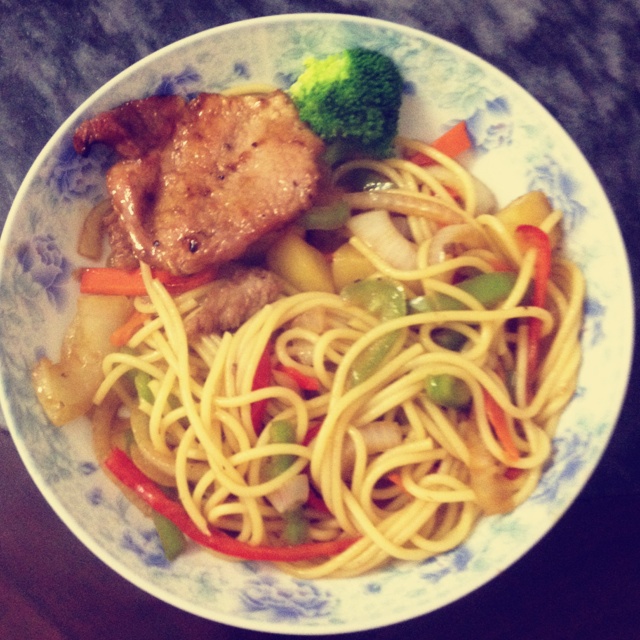 黑椒牛柳炒意面