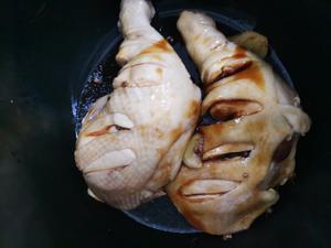 电饭锅酱鸡腿的做法 步骤3