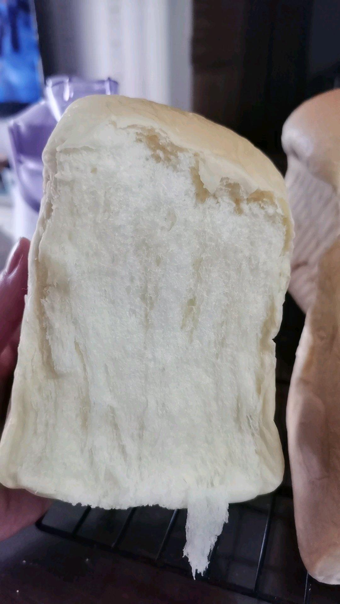 奶香四溢，可以撕着吃的直接法「鲜奶吐司」