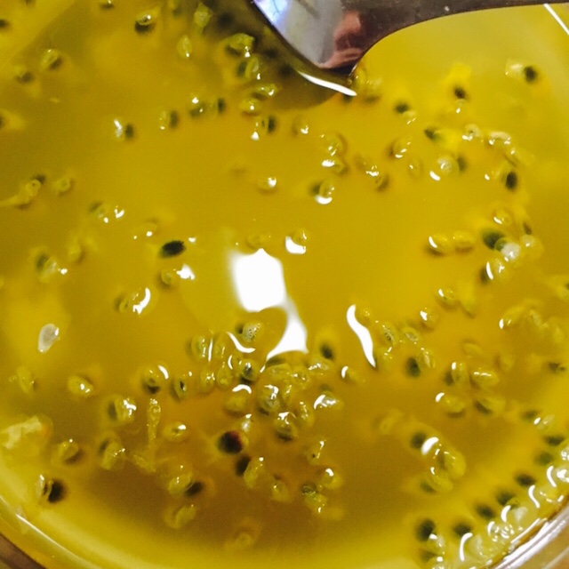 百香果的朴素吃法（百香果汁）