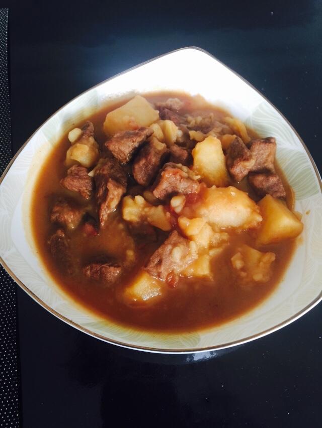 沙沙土豆胡萝卜炖牛肉