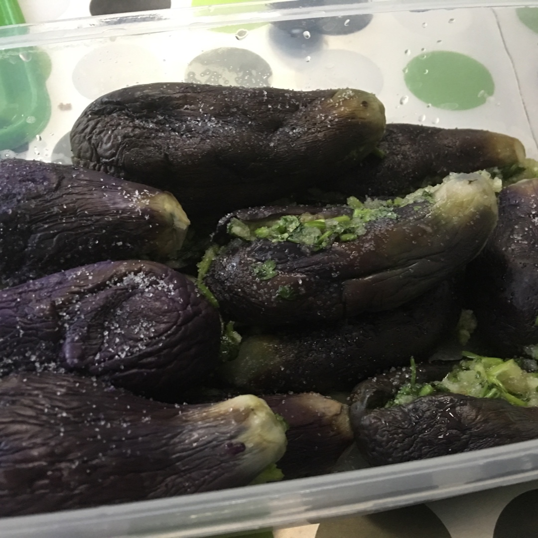 东北小咸菜：东北蒜茄子