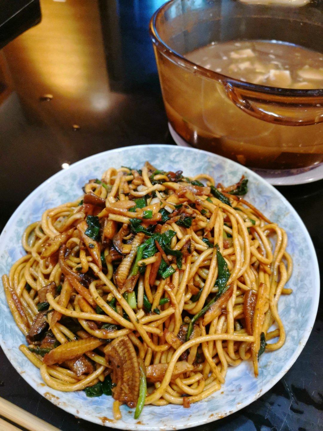 林家宝宝做的鳝丝炒面