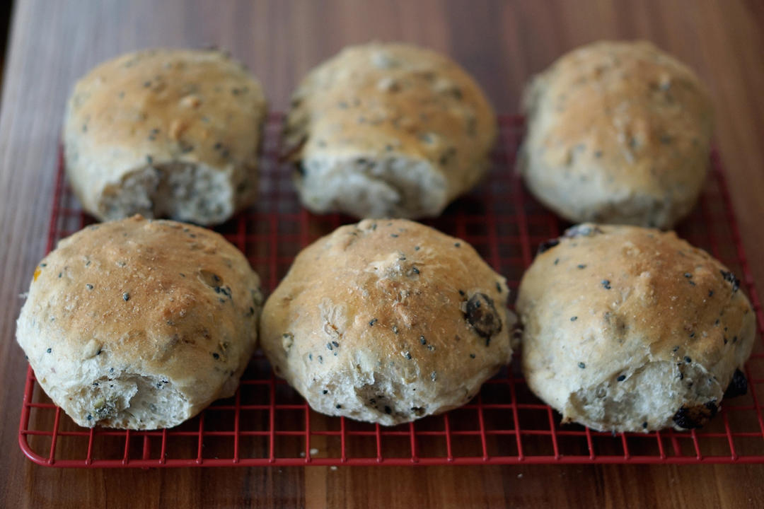 什锦坚果谷物早餐包（Muesli rolls）丨健康·烘焙