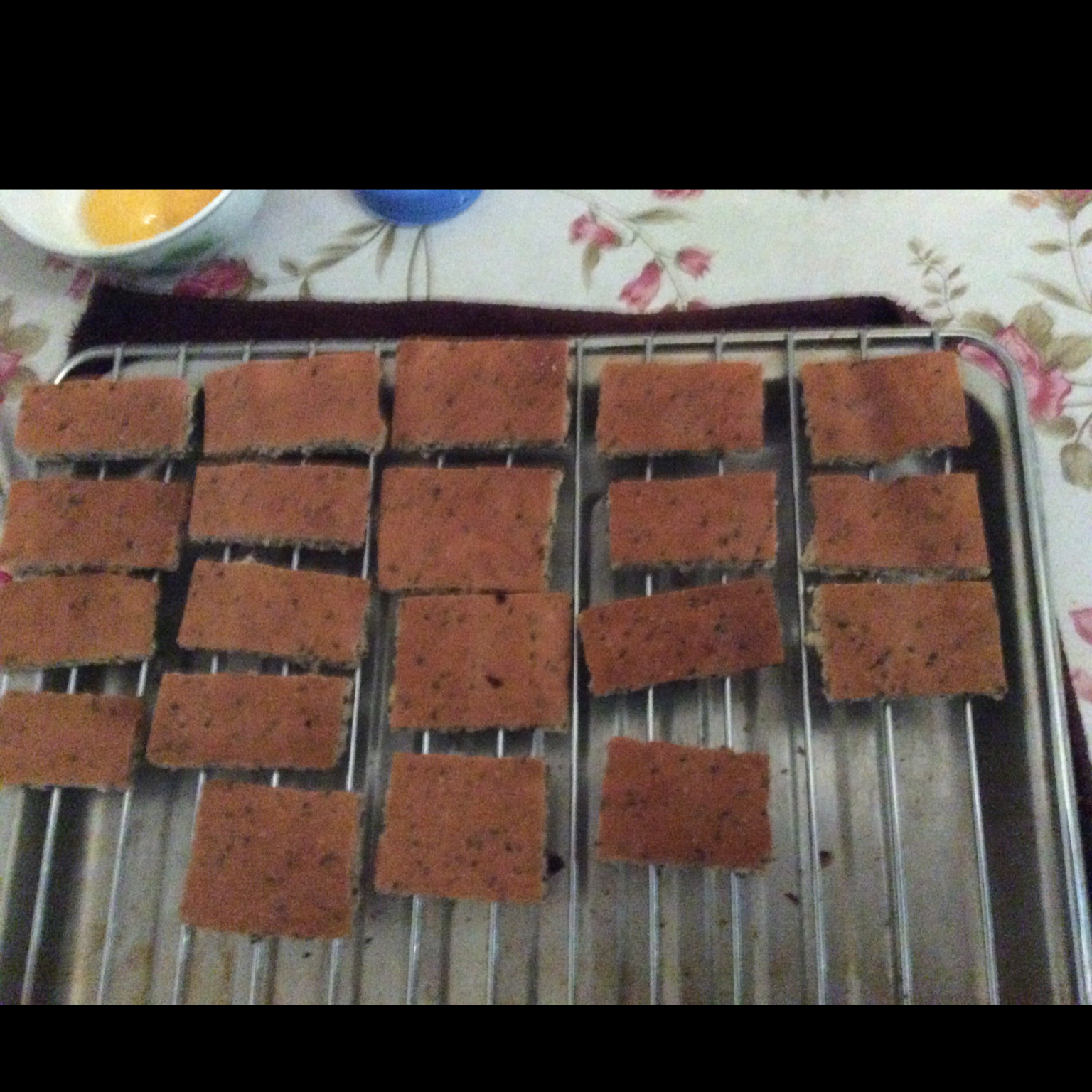 越吃越想吃——黑白芝麻薄脆