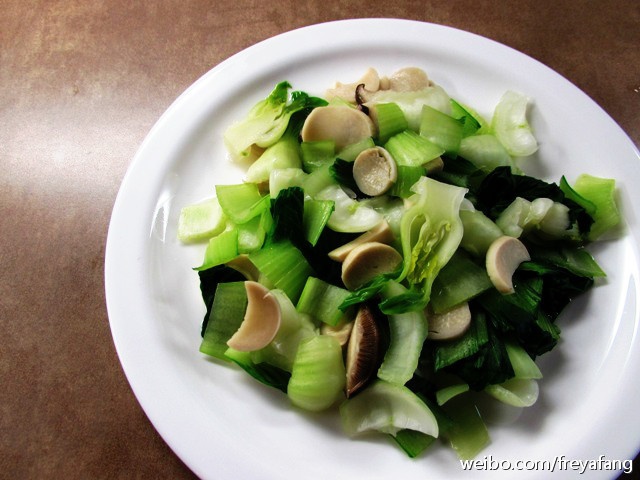 蘑菇炒青菜