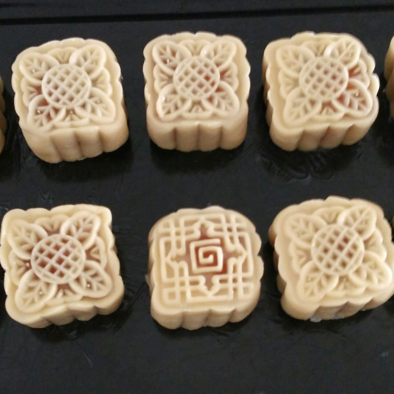广式月饼——蛋黄莲蓉月饼