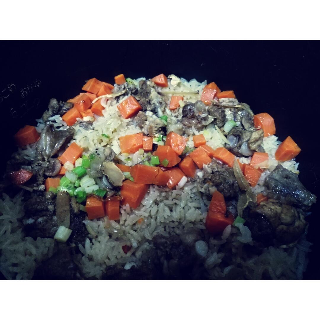 喷香排骨焖饭（爆好吃）