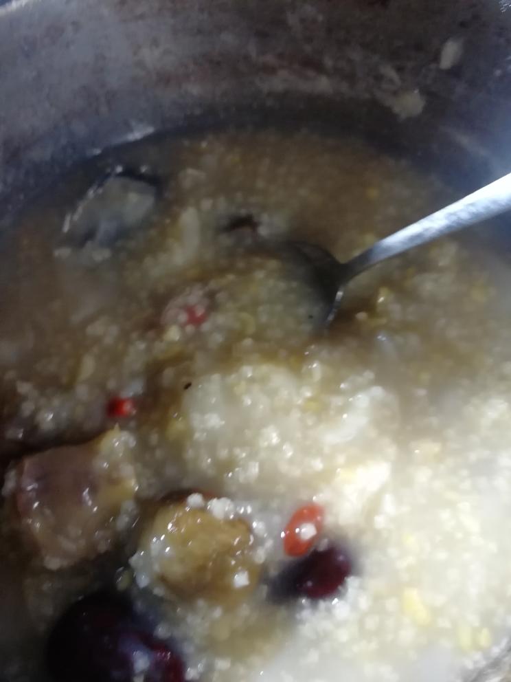 简单快手 宿舍版栗子小米粥