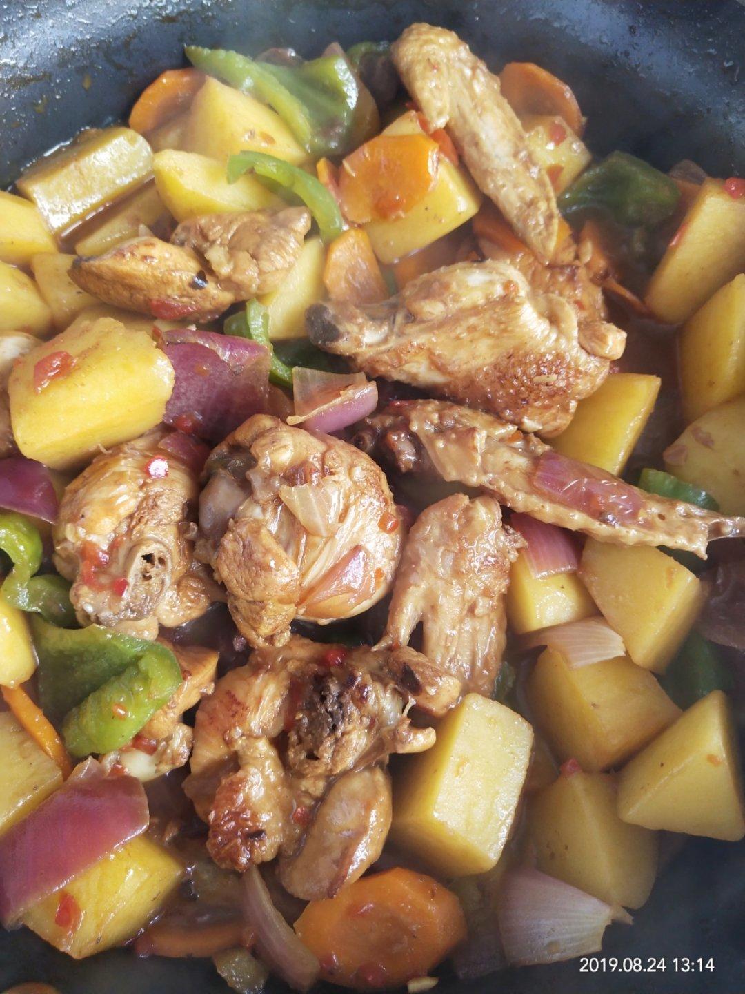 土豆胡萝卜炖鸡块