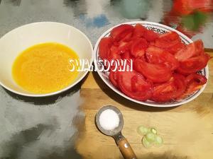 西红柿炒鸡蛋 麻麻传授给我的拌饭神器！的做法 步骤2