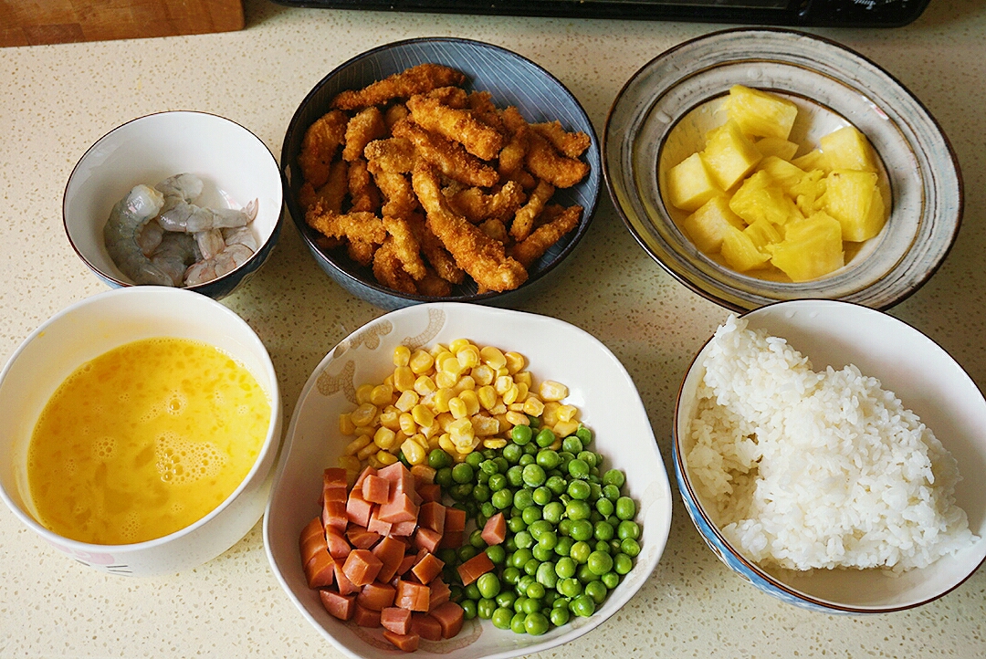 鸡柳菠萝虾仁炒饭的做法 步骤9