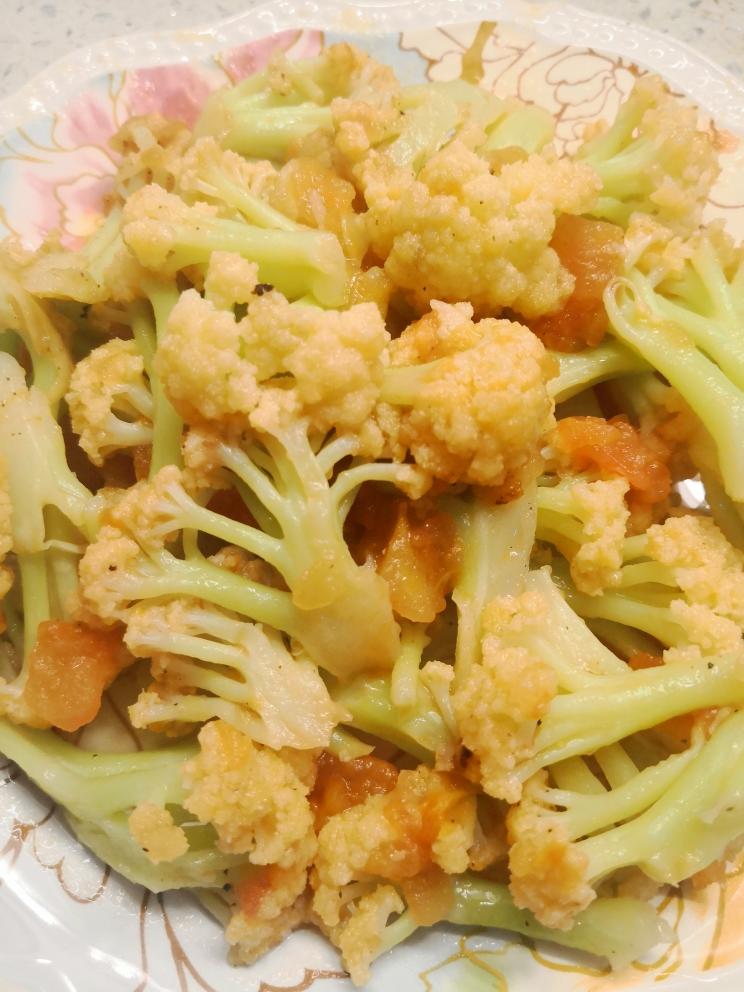 西红柿焖菜花的做法