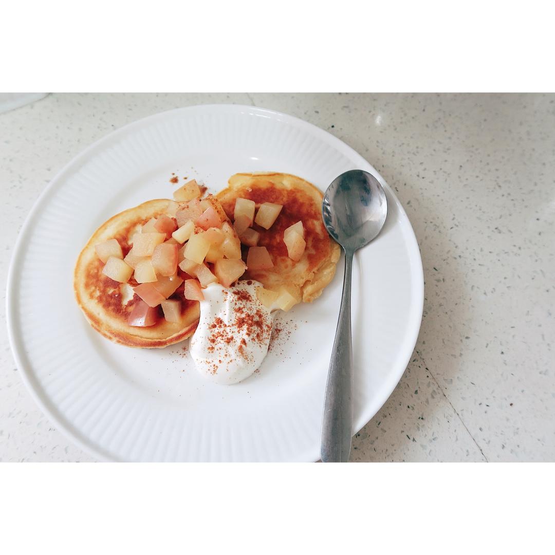 《逃避虽可耻但有用》松饼粉制作的pancake热香饼（浇苹果糖浆）