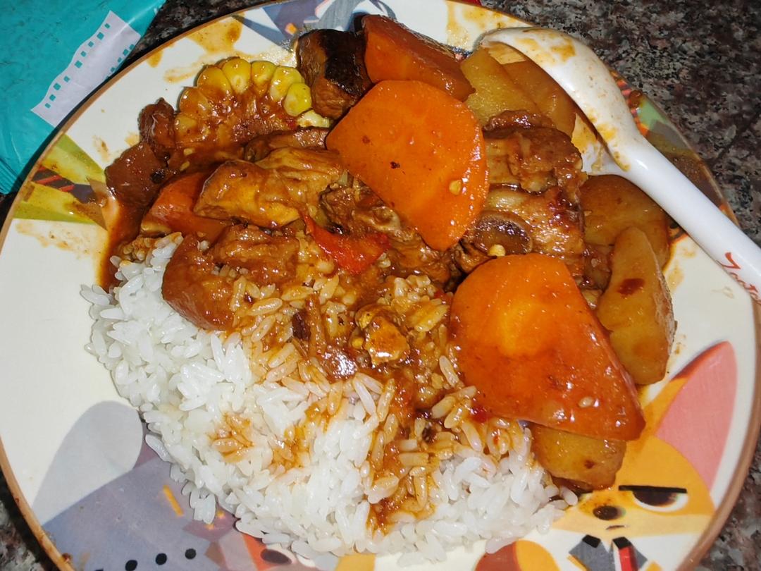 咖喱杂蔬炖排骨（两人吃撑版）