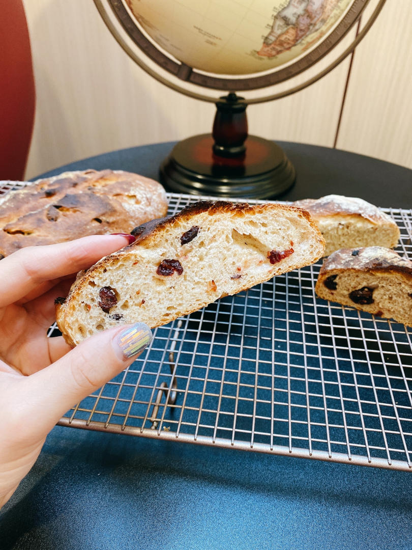 全麦蔓越莓核桃软欧包