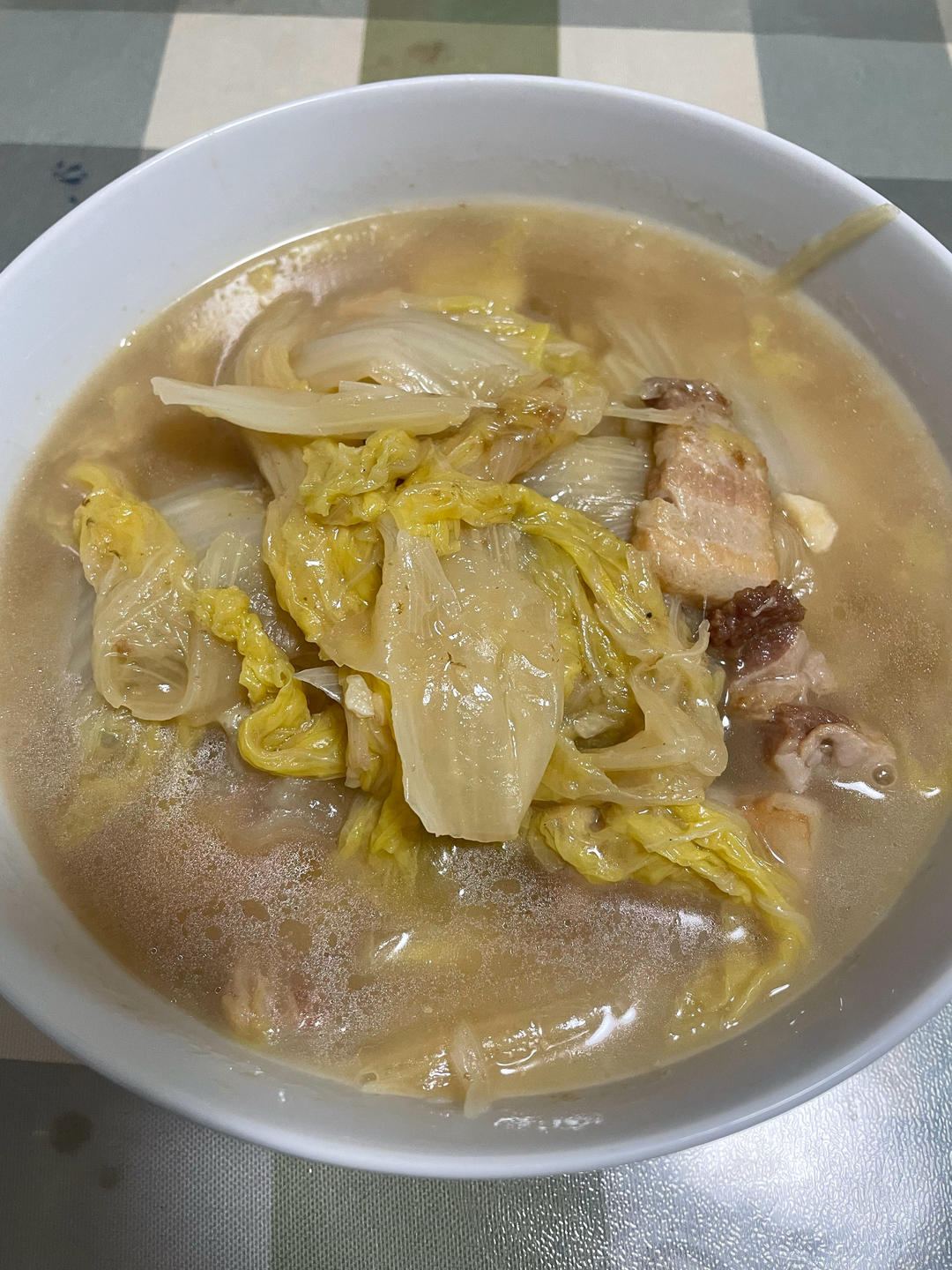 很香的白菜炖五花肉
