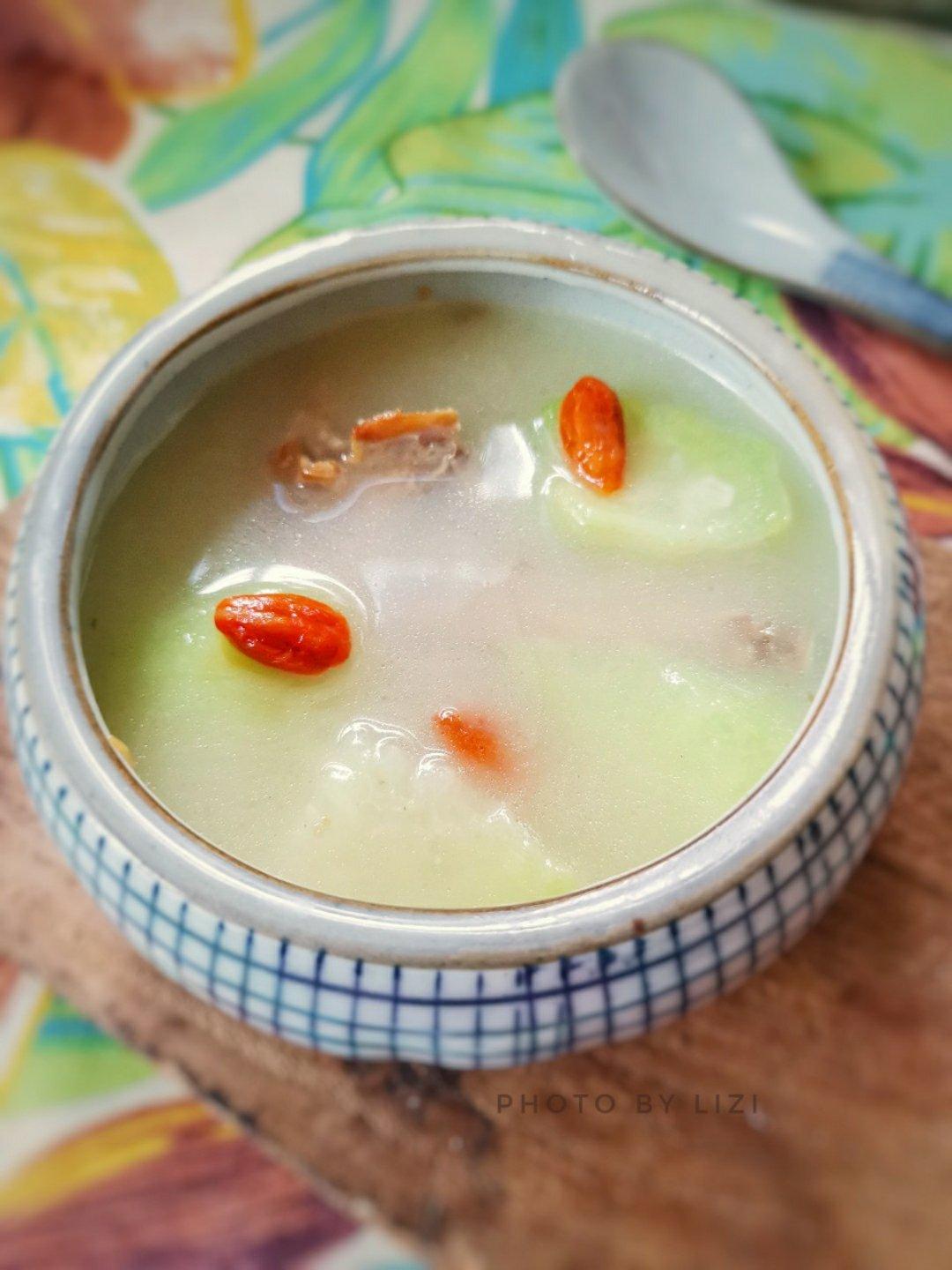 一碗鲜美至极鲜贝丝瓜汤