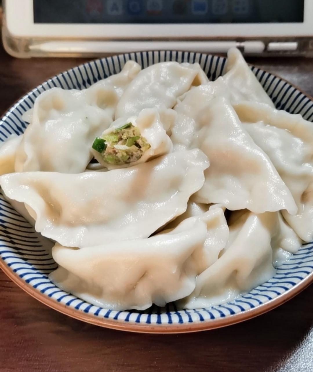 芹菜猪肉水饺