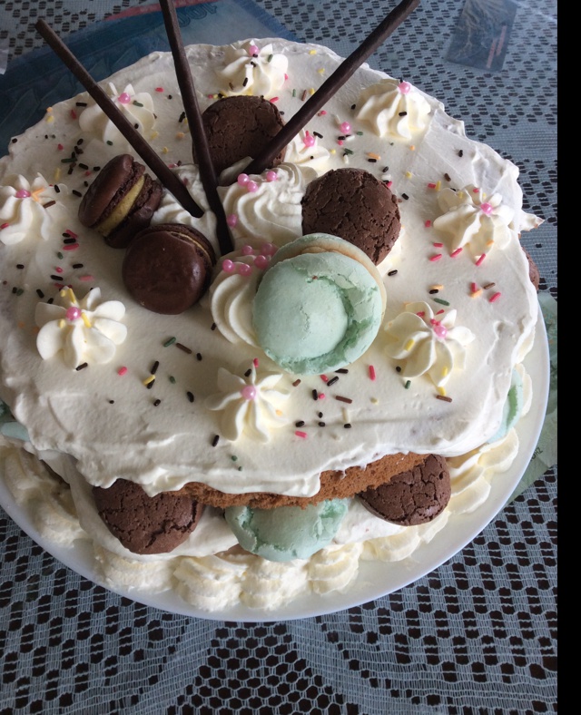 奶油可可戚风蛋糕（草莓蓝莓篇）