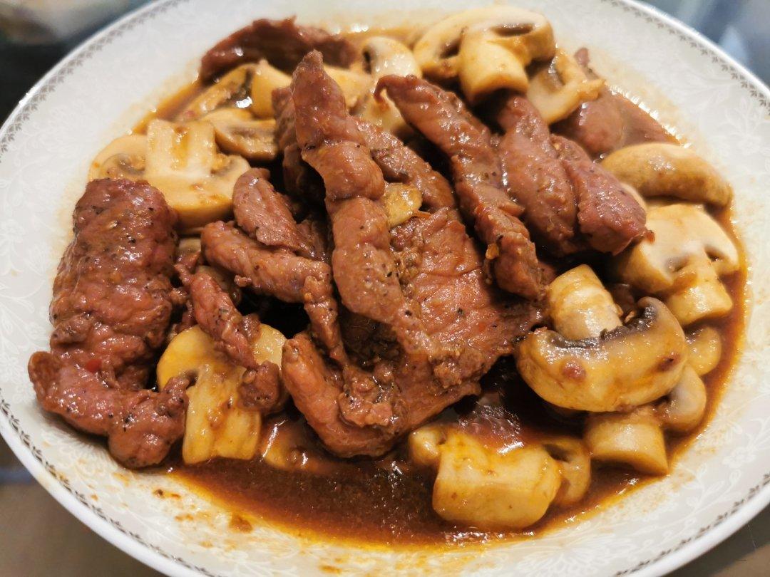 黑椒蘑菇炒牛肉
