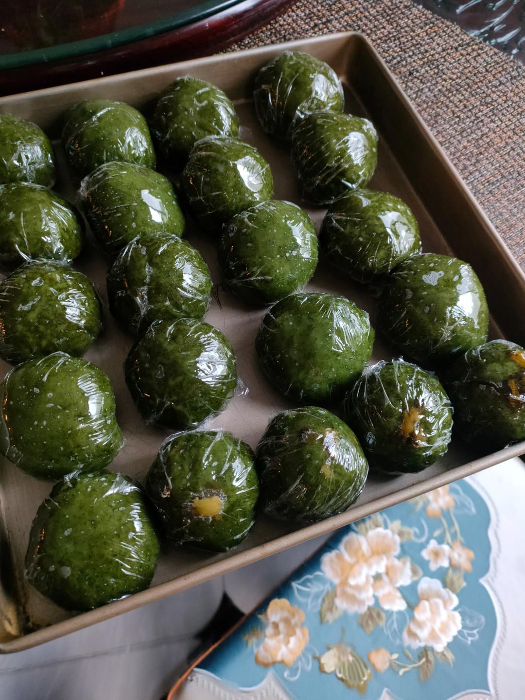 清明必吃的艾草青团