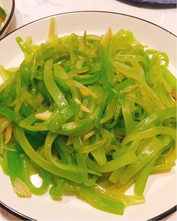 清炒莴笋丝
