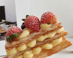 浪漫法式甜品|草莓🍓拿破仑千层酥(手抓饼版)的做法 步骤9