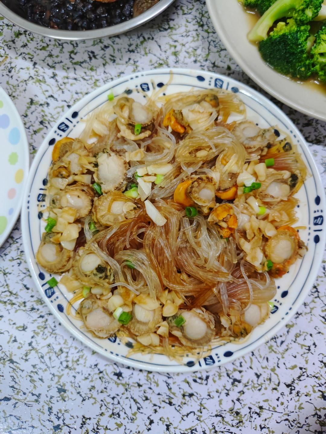 蒜蓉扇贝肉蒸粉丝