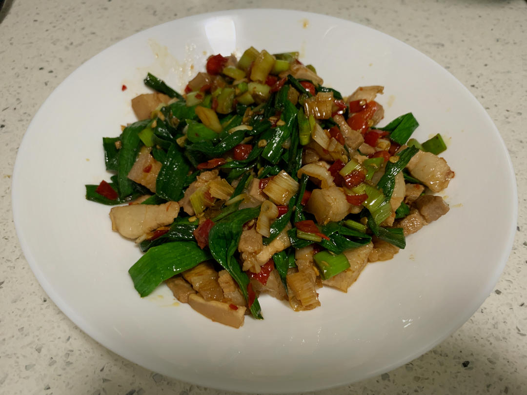 超快手大蒜叶炒肉