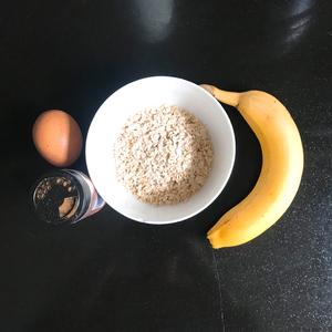 【‼️无糖无油无面粉】低卡减脂 香蕉肉桂燕麦松饼的做法 步骤1