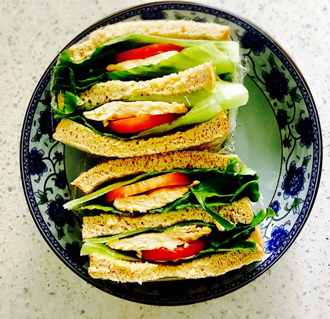 低脂鸡胸肉三明治